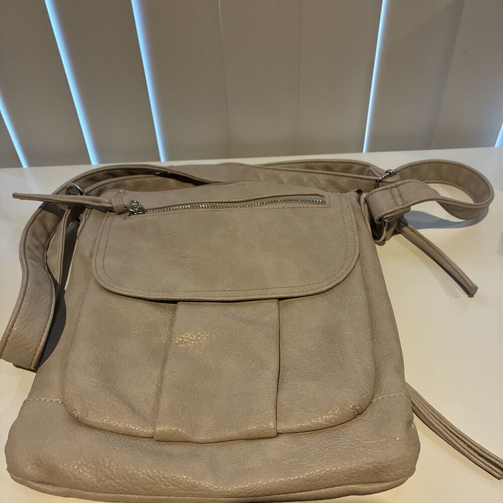 Bueno Nude Crossbody Bag- Clean Interior- Minor Peeling